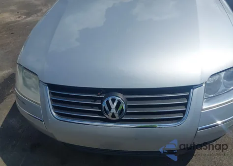 2004 Volkswagen Passat Glx from USA, damaged, VIN WVWRH63BX4P093381